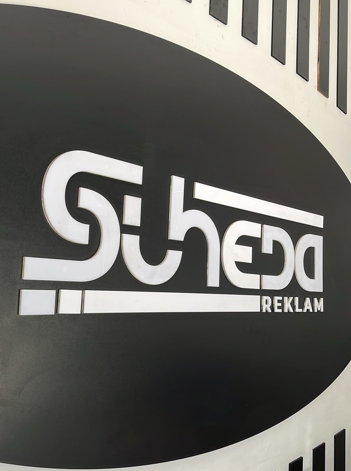 Suheda Reklam Lazer Kesim Logo Pano